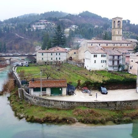 Hotel Santa Chiara SantʼAngelo in Vado Екстериор снимка