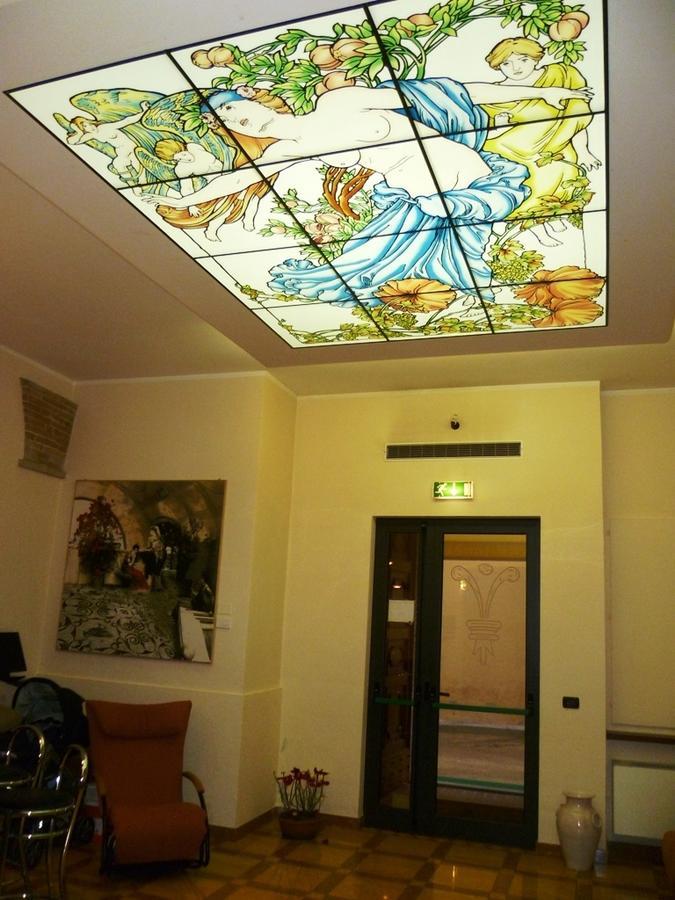 Hotel Santa Chiara SantʼAngelo in Vado Екстериор снимка